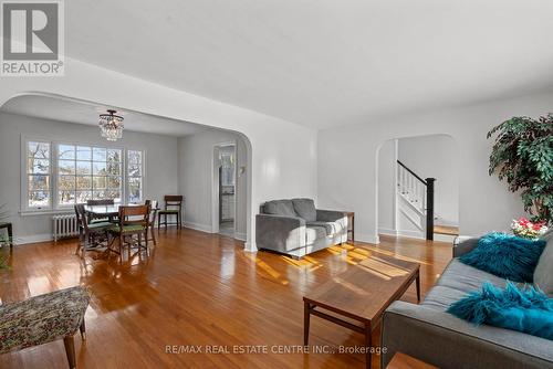 71 Zina Street, Orangeville, ON - Indoor Photo Showing Living Room