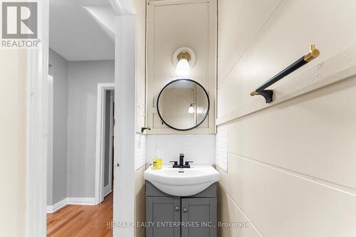 Upper - 43 Gage Avenue, Hamilton, ON - Indoor Photo Showing Bathroom