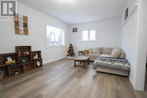 18 Rosedale Pl, Sault Ste. Marie, ON - Indoor Photo Showing Living Room