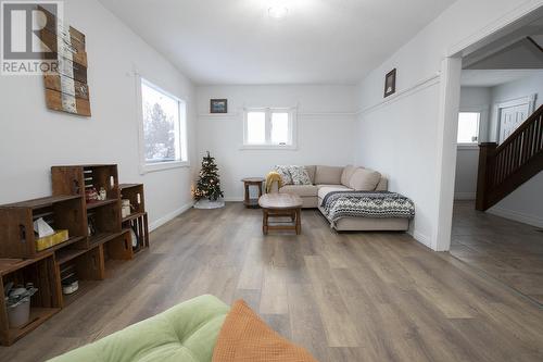 18 Rosedale Pl, Sault Ste. Marie, ON - Indoor Photo Showing Living Room