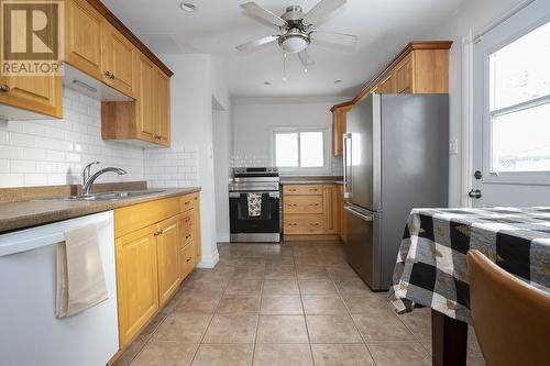 18 Rosedale Pl, Sault Ste. Marie, ON - Indoor Photo Showing Kitchen