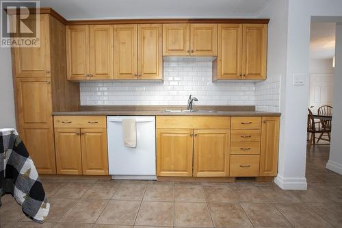 18 Rosedale Pl, Sault Ste. Marie, ON - Indoor Photo Showing Kitchen