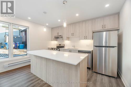 G-Suite - 16 Little Boulevard, Toronto, ON - Indoor Photo Showing Kitchen With Upgraded Kitchen