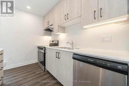 G-Suite - 16 Little Boulevard, Toronto, ON - Indoor Photo Showing Kitchen With Double Sink