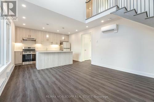 G-Suite - 16 Little Boulevard, Toronto, ON - Indoor Photo Showing Kitchen With Upgraded Kitchen