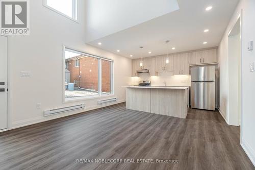 G-Suite - 16 Little Boulevard, Toronto, ON - Indoor Photo Showing Kitchen With Upgraded Kitchen