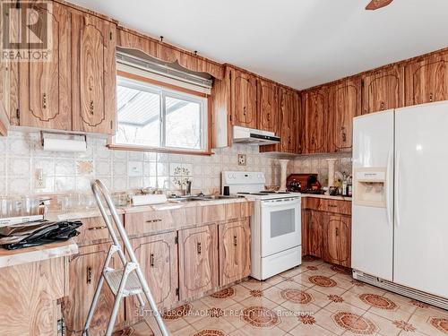 229 Holmes Point Road, Georgina, ON - Indoor Photo Showing Kitchen