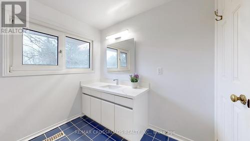 72 Kerrigan Crescent, Markham, ON - Indoor Photo Showing Bathroom