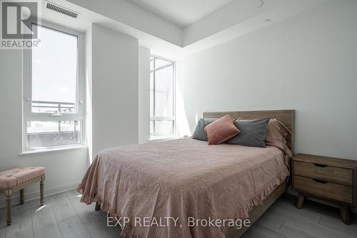 307 - 405 Dundas Street W, Oakville, ON - Indoor Photo Showing Bedroom