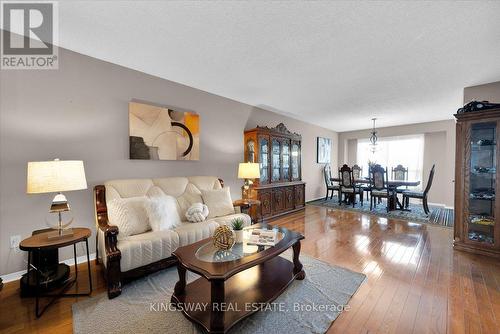 18577 St Andrews Road E, Caledon, ON - Indoor Photo Showing Living Room