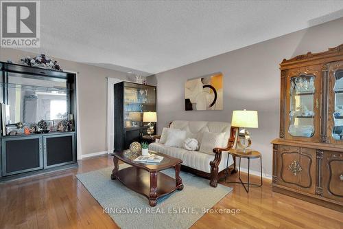 18577 St Andrews Road E, Caledon, ON - Indoor Photo Showing Living Room