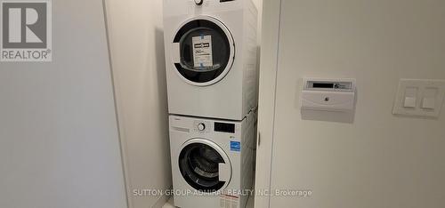 405 - 10 Gibbs Road, Toronto, ON - Indoor Photo Showing Laundry Room