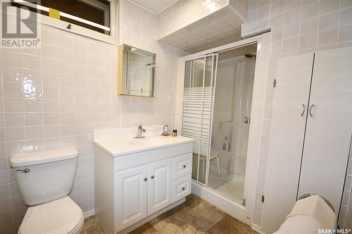 253 25Th Street W, Prince Albert, SK - Indoor Photo Showing Bathroom