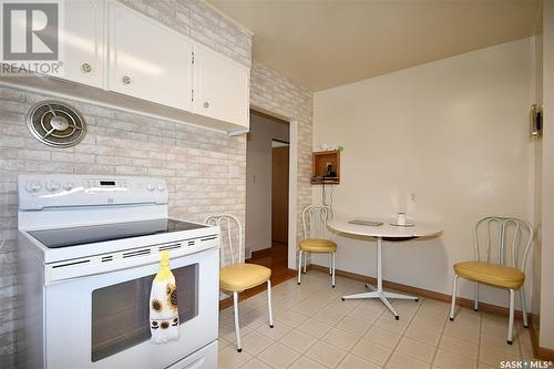 253 25Th Street W, Prince Albert, SK - Indoor Photo Showing Kitchen