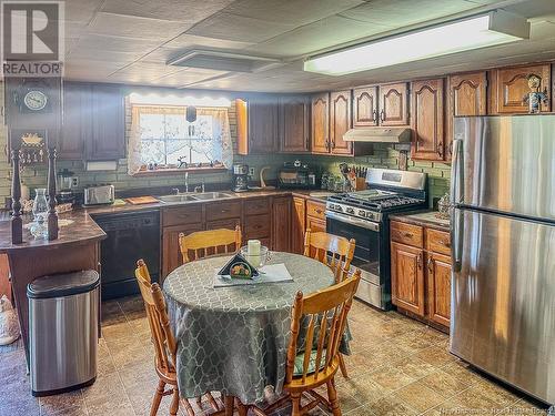 7660 Route 102, Lower Greenwich, NB - Indoor Photo Showing Kitchen With Double Sink