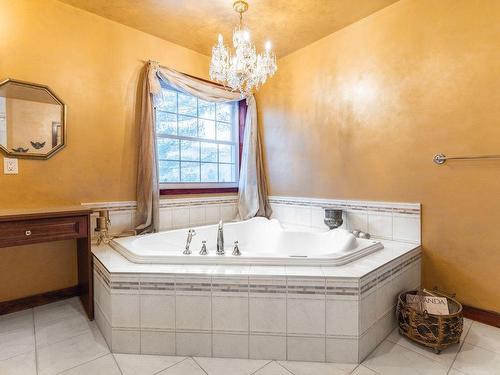 Ensuite bathroom - 23 Ch. Lockhart, Val-Des-Monts, QC - Indoor Photo Showing Bathroom