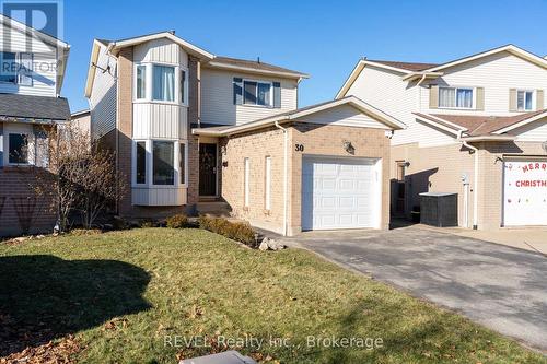 30 Naples Court, Thorold (558 - Confederation Heights), ON - Outdoor With Facade