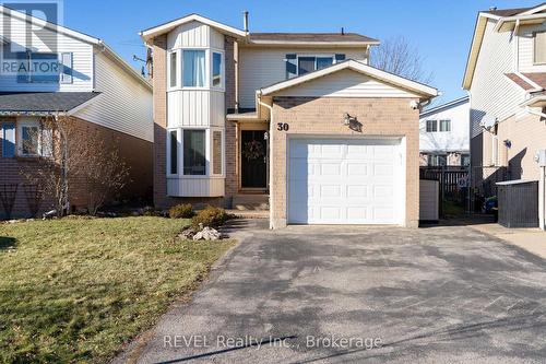 30 Naples Court, Thorold (558 - Confederation Heights), ON - Outdoor