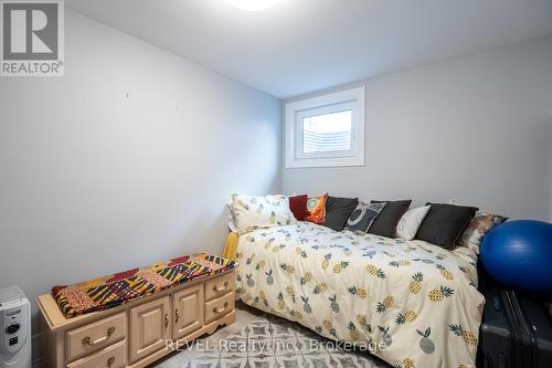 30 Naples Court, Thorold (558 - Confederation Heights), ON - Indoor Photo Showing Bedroom