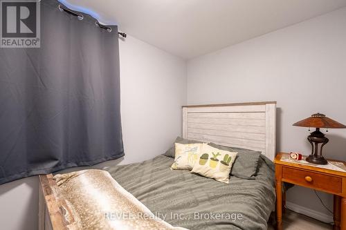 30 Naples Court, Thorold (558 - Confederation Heights), ON - Indoor Photo Showing Bedroom