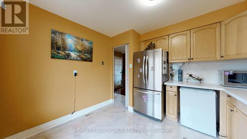 227 Hollyberry Trail, Toronto, ON - Indoor Photo Showing Kitchen