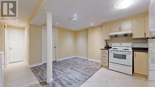 227 Hollyberry Trail, Toronto, ON - Indoor Photo Showing Kitchen