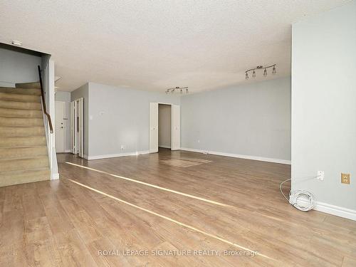 102-4005 Don Mills Rd, Toronto, ON - Indoor Photo Showing Other Room