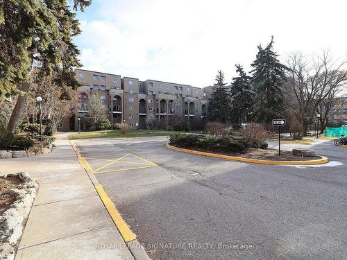 102-4005 Don Mills Rd, Toronto, ON - Outdoor