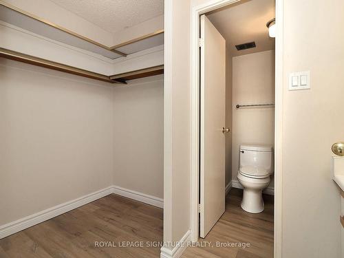 102-4005 Don Mills Rd, Toronto, ON - Indoor Photo Showing Bathroom