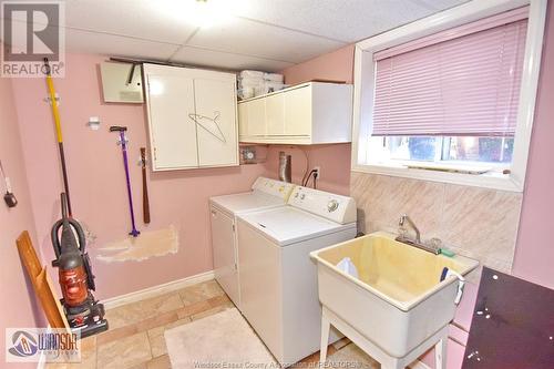 1040 North Talbot, Windsor, ON - Indoor Photo Showing Laundry Room