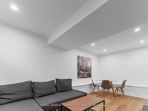 5 Victoria St, Clarington, ON - Indoor Photo Showing Living Room