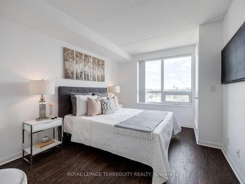 307-50 Via Rosedale Way, Brampton, ON - Indoor Photo Showing Bedroom