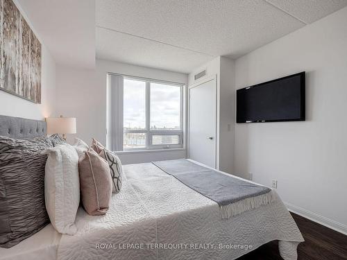 307-50 Via Rosedale Way, Brampton, ON - Indoor Photo Showing Bedroom