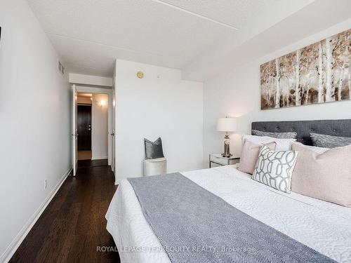 307-50 Via Rosedale Way, Brampton, ON - Indoor Photo Showing Bedroom