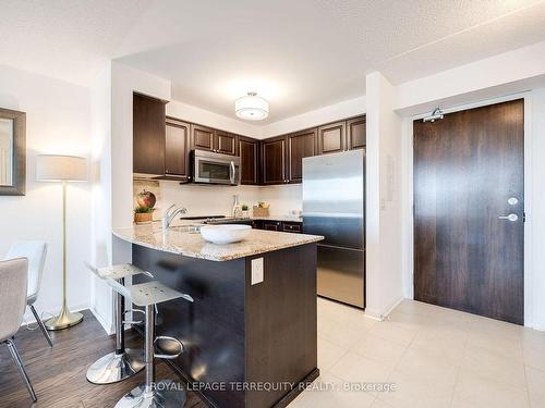 307-50 Via Rosedale Way, Brampton, ON - Indoor Photo Showing Kitchen