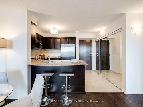 307-50 Via Rosedale Way, Brampton, ON - Indoor Photo Showing Kitchen With Double Sink