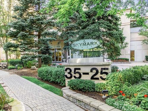 413-35 Kingsbridge Garden Circ, Mississauga, ON - Outdoor