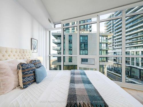 513-60 Annie Craig Dr, Toronto, ON - Indoor Photo Showing Bedroom