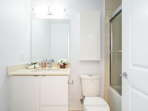 513-60 Annie Craig Dr, Toronto, ON - Indoor Photo Showing Bathroom