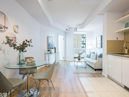 513-60 Annie Craig Dr, Toronto, ON - Indoor Photo Showing Dining Room