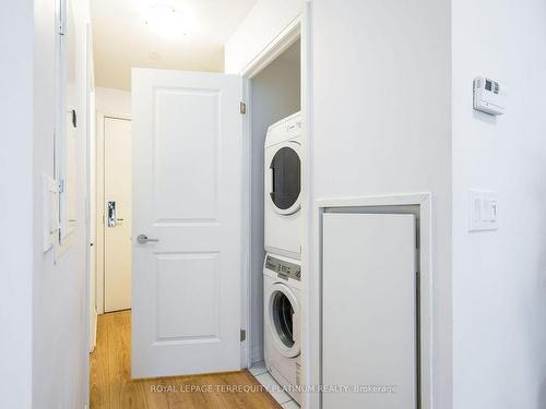 513-60 Annie Craig Dr, Toronto, ON - Indoor Photo Showing Laundry Room