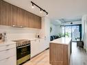 526-7 Smith Cres, Toronto, ON  - Indoor Photo Showing Kitchen 