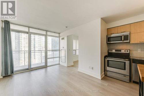 1223 - 38 Joe Shuster Way, Toronto, ON - Indoor Photo Showing Kitchen