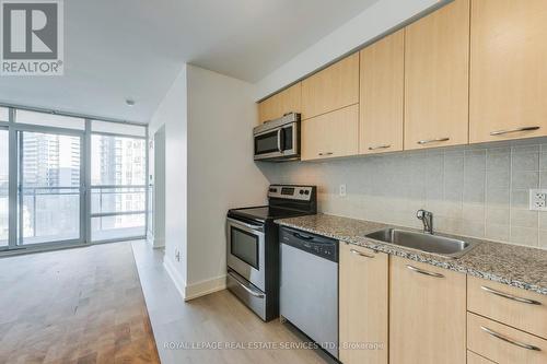 1223 - 38 Joe Shuster Way, Toronto, ON - Indoor Photo Showing Kitchen With Stainless Steel Kitchen With Upgraded Kitchen