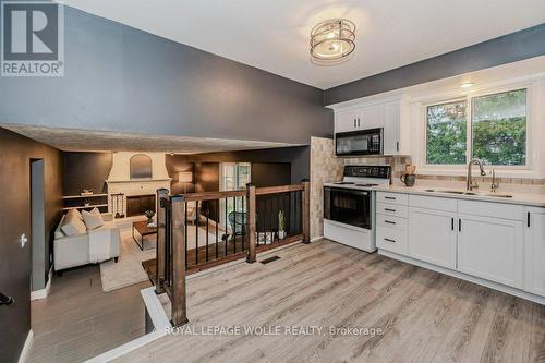 36 Colebrook Court, Kitchener, ON - Indoor Photo Showing Kitchen With Double Sink