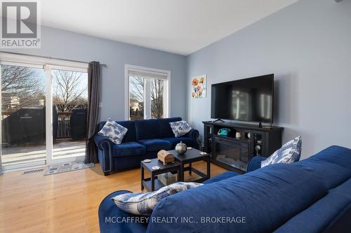 137 Amy Lynn Drive, Loyalist (Amherstview), ON - Indoor Photo Showing Living Room