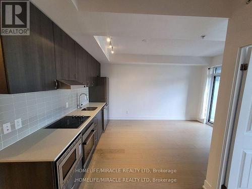 201 - 7 Kenaston Gardens, Toronto, ON - Indoor Photo Showing Kitchen