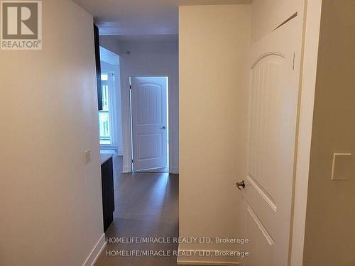 201 - 7 Kenaston Gardens, Toronto, ON - Indoor Photo Showing Other Room