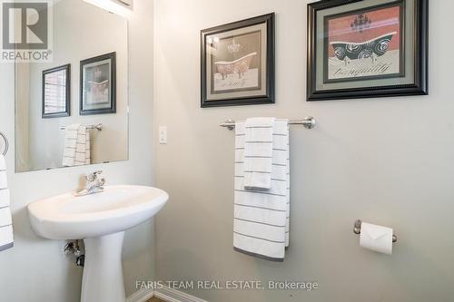 22 Commonwealth Road, Barrie, ON - Indoor Photo Showing Bathroom