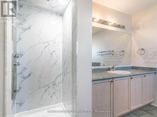 4 Fairhill Avenue, Brampton, ON - Indoor Photo Showing Bathroom